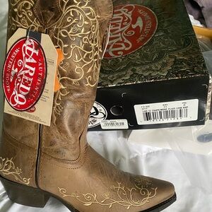 New cute authentic cowgirl boots
